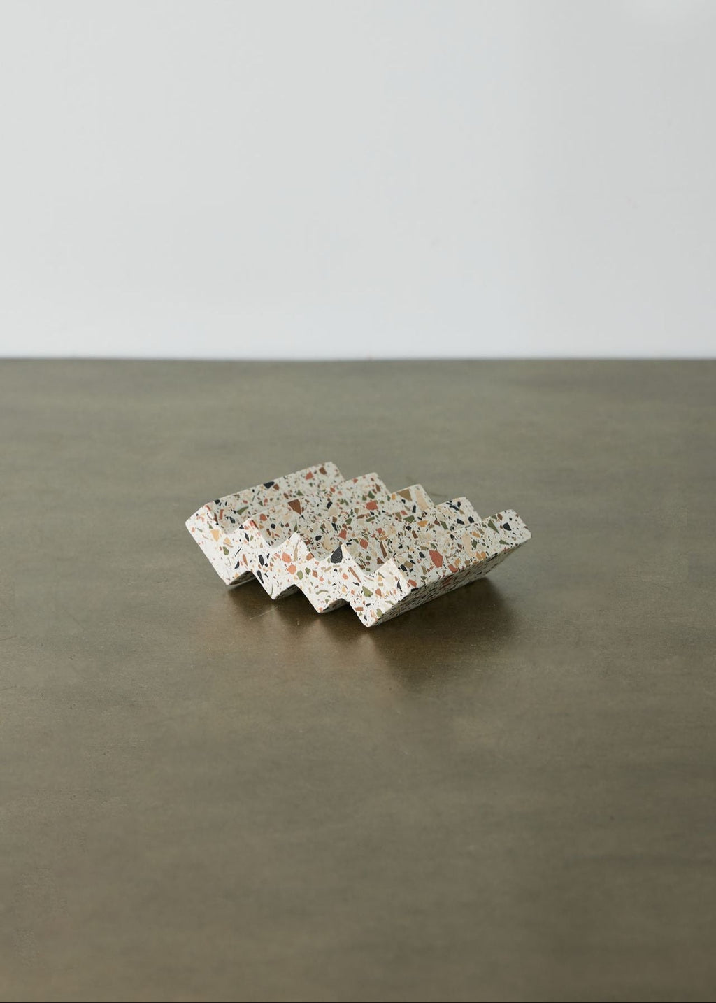 Zig-Zag Neutral Terrazzo Soap Dish - premium quality - Kanju Interiors