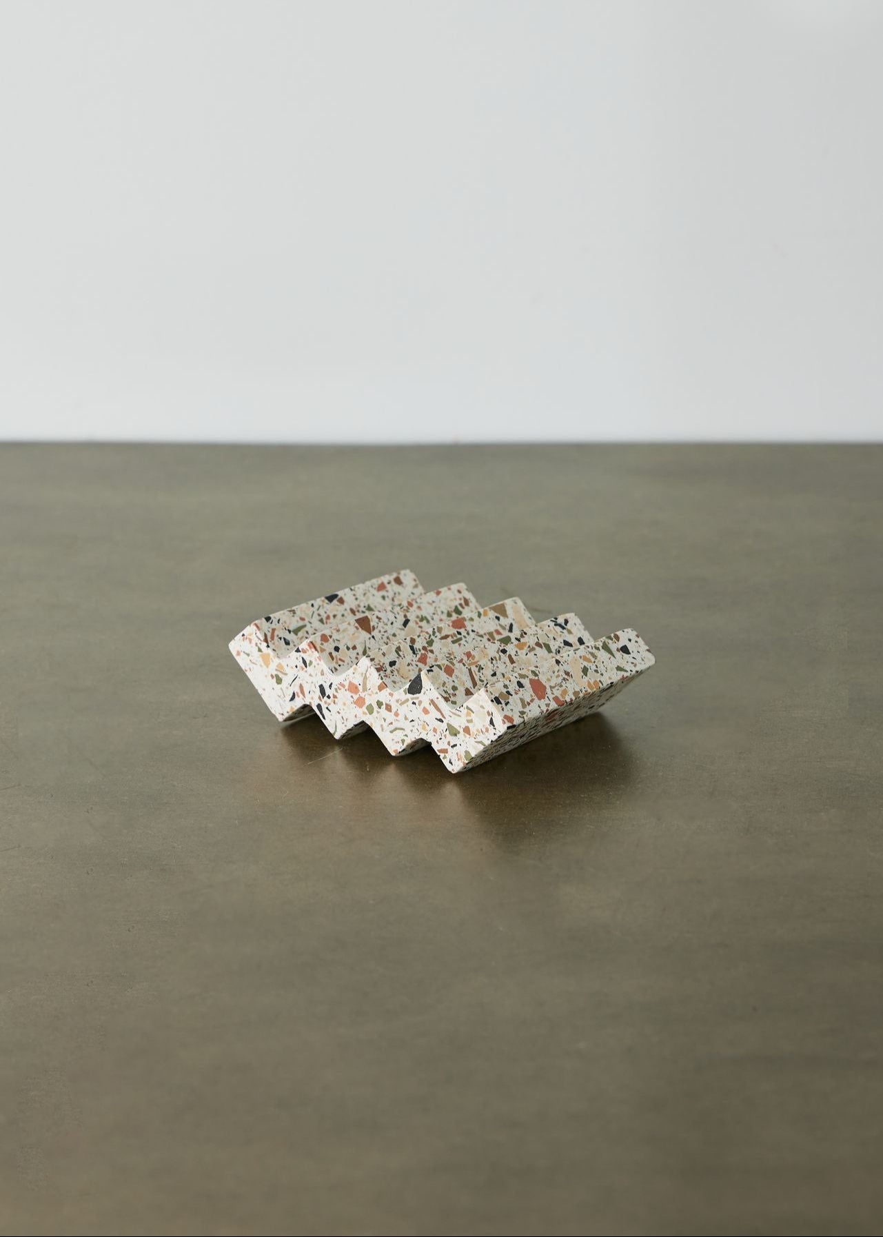 Zig-Zag Neutral Terrazzo Soap Dish - premium quality - Kanju Interiors