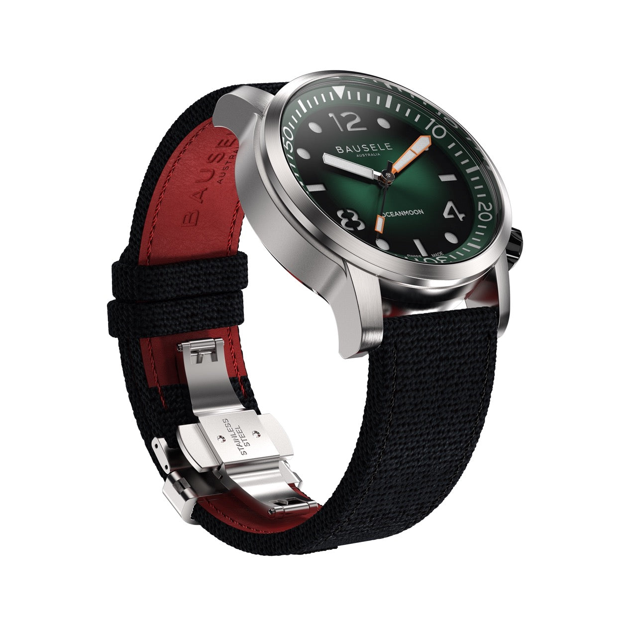 Lifestyle photo showing OCEANMOON 5TH GEN. | EMERALD GREEN in use - BAUSELE