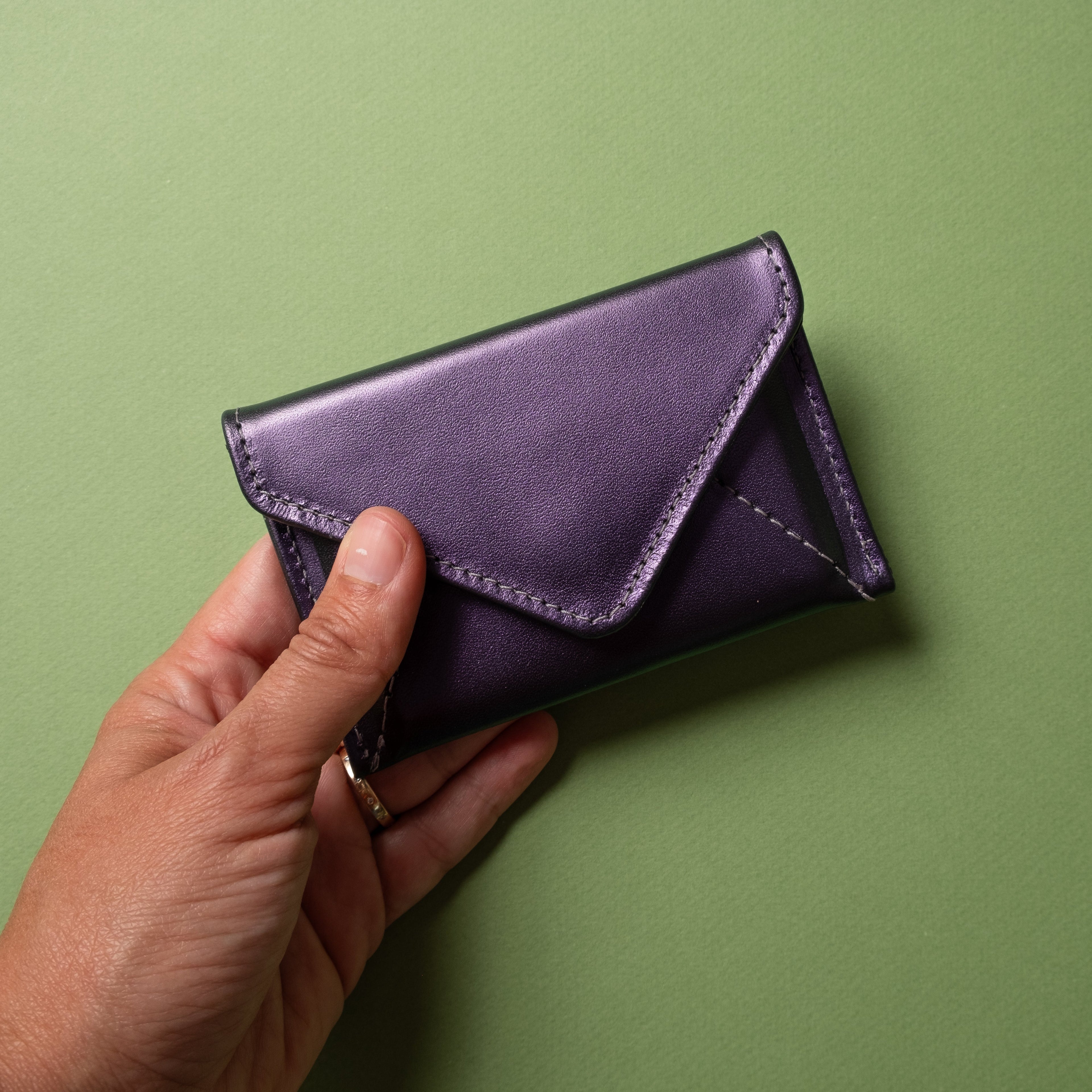 Handcrafted leather wallet - premium quality bifold design - CASUPO
