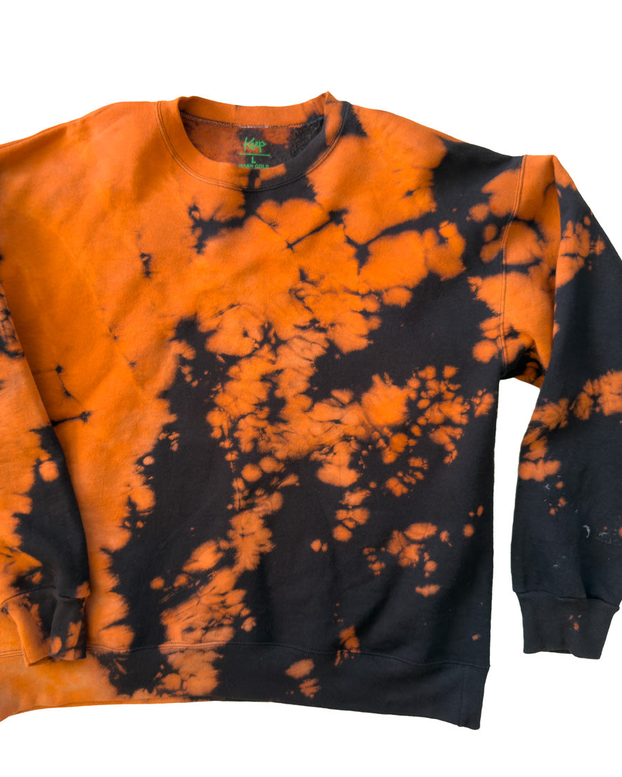 Lifestyle photo showing ARASHI 90/10 SWEATSHIRT Dark Shadows in use - Keep Company