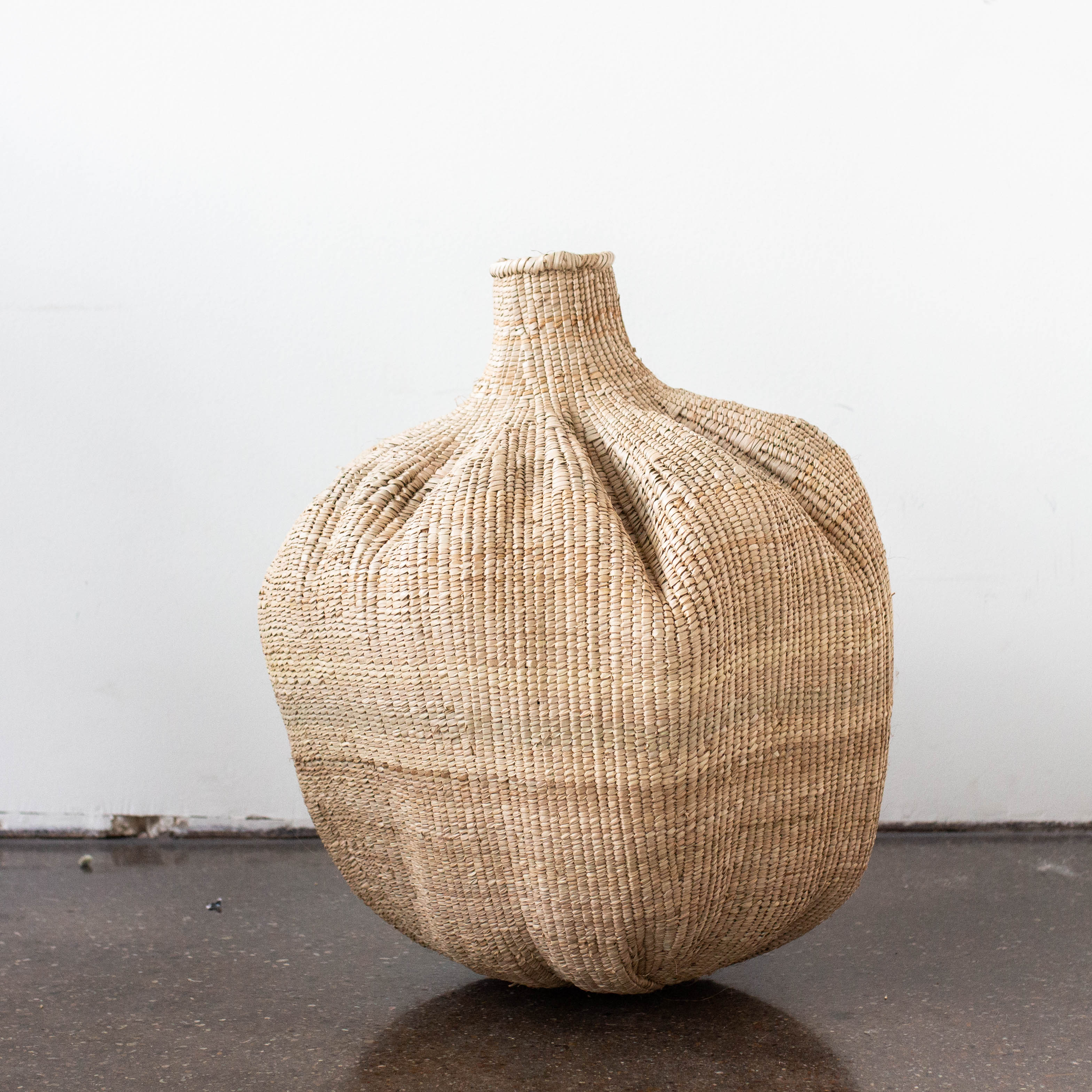 Product view 5 - Ilala Garlic Gourd Handwoven African Basket - Kanju Interiors