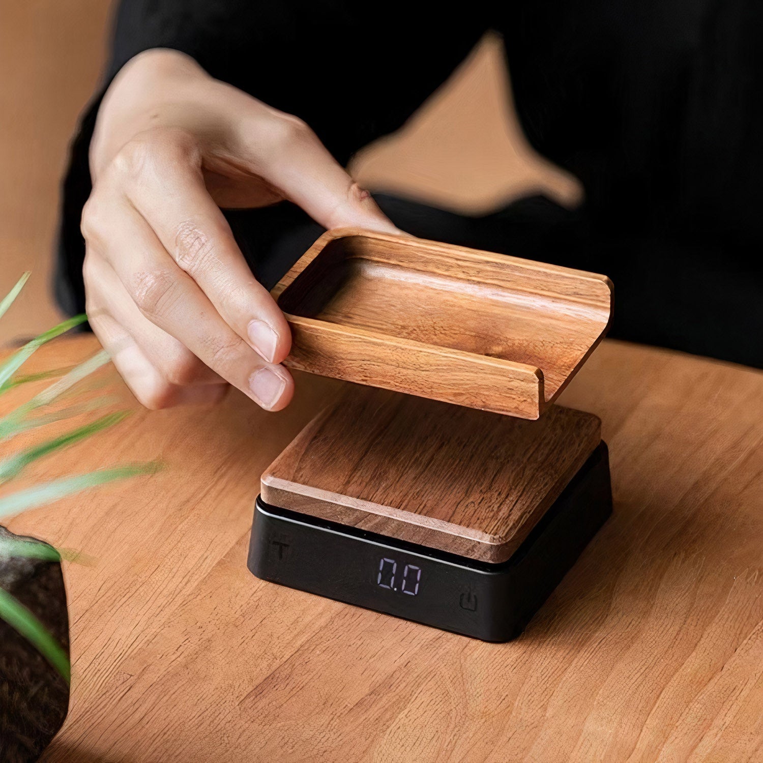 Close-up detail showing quality craftsmanship and materials - Lastaforest Solid Wood Electronic Scale for Tea and Coffee