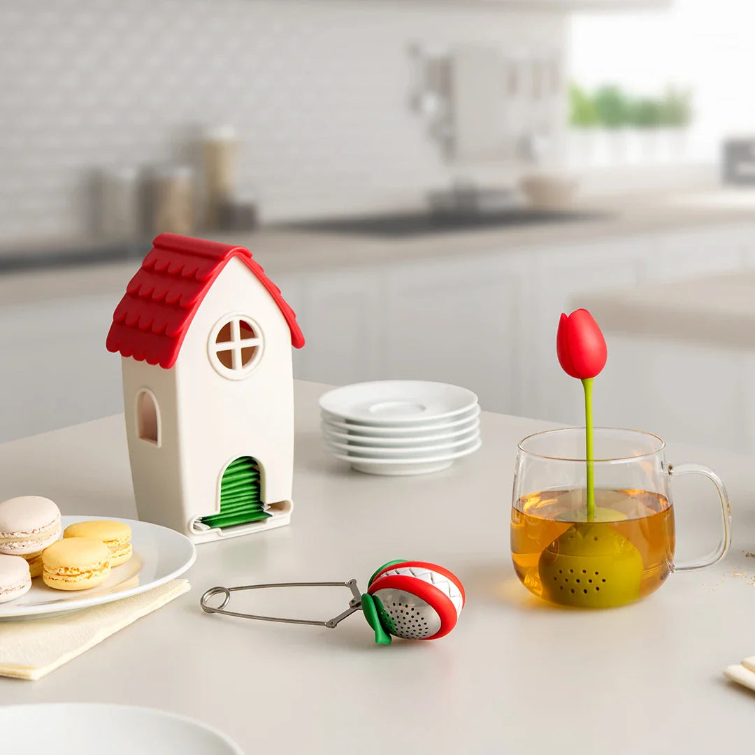 Lifestyle photo showing Tea Trap in use - OTOTO DESIGN