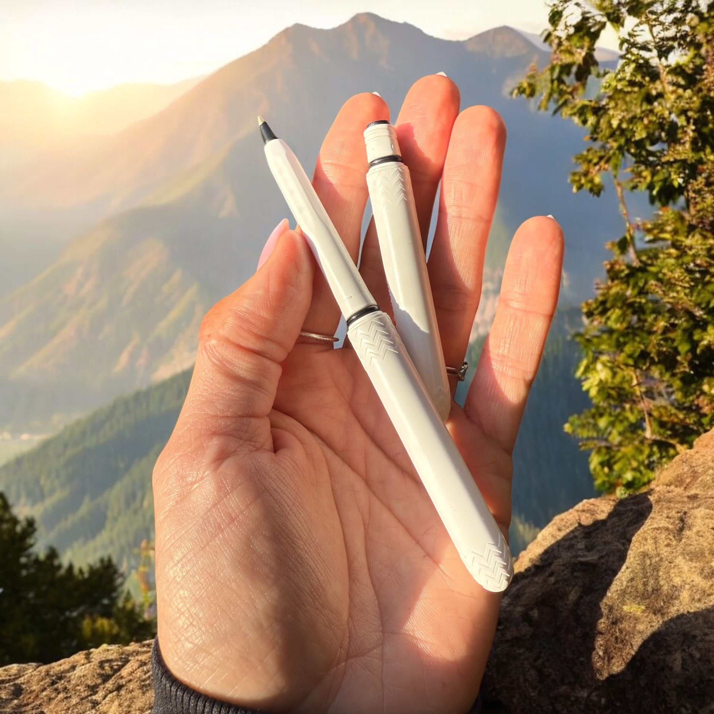 Close-up detail showing quality craftsmanship and materials - Pocket Pen Pack - Snow