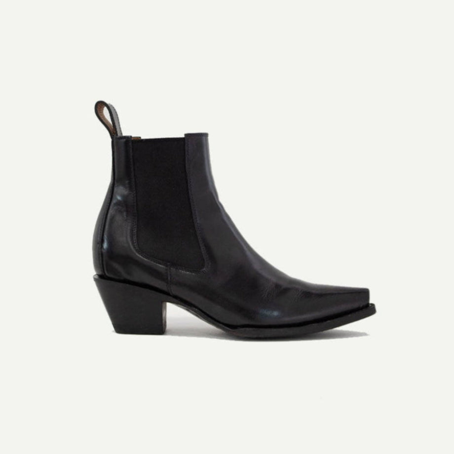 Premium handmade leather footwear - Italian craftsmanship - M-O-NINE