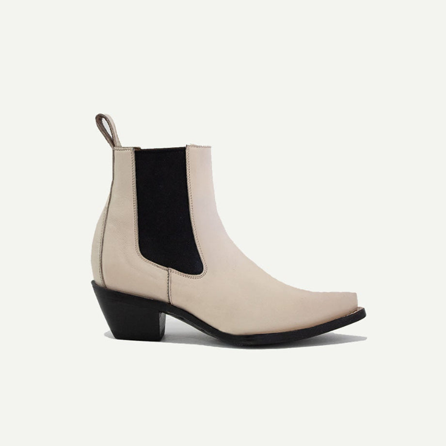 Premium handmade leather footwear - Italian craftsmanship - M-O-NINE
