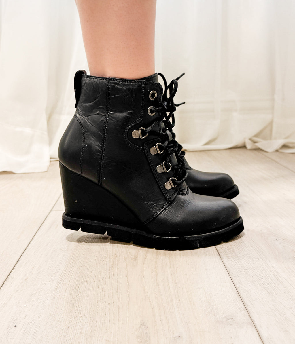Product view 5 - Joana Boot in Black - Naughty Monkey