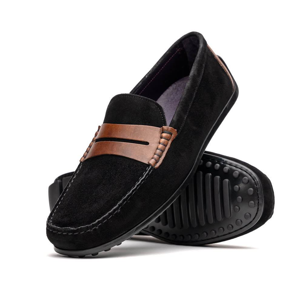 Lifestyle photo showing 36-300-BLK MONZA Sueded Italian Calfskin Driver Black / Chestnut in use - Zelli Italia